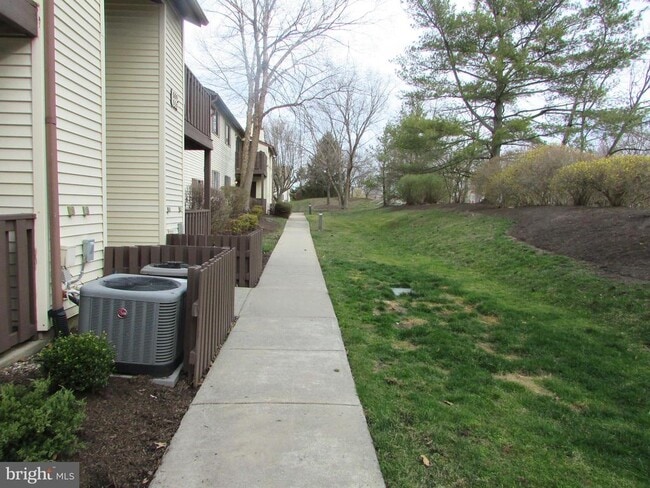 Building Photo - 515 Lindsey Ct