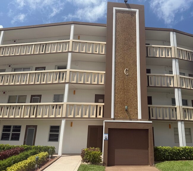 Building Photo - 2050 Guilford C