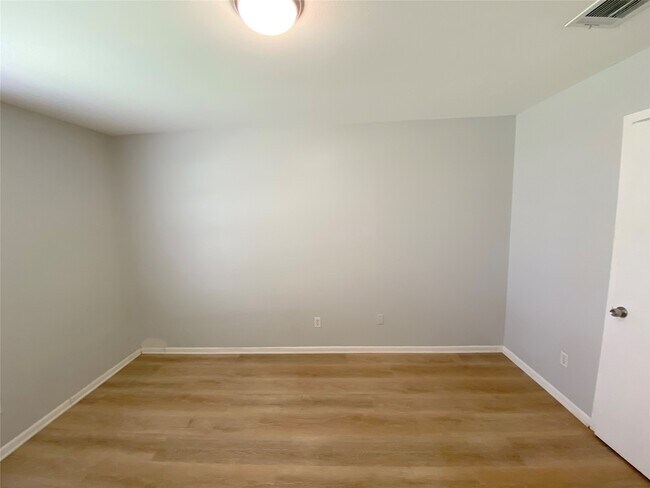 Building Photo - 8214 Riptide Dr
