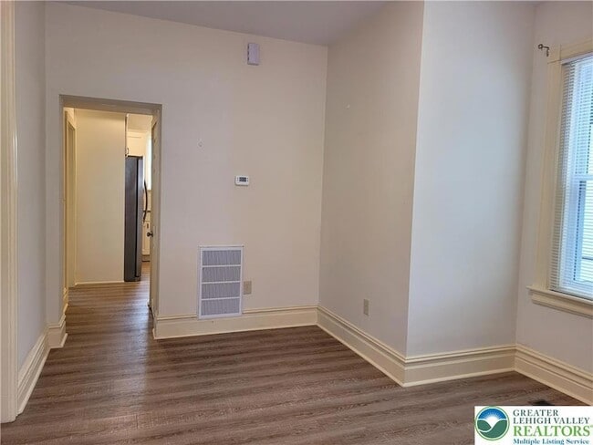 Building Photo - 1024 Delaware Ave