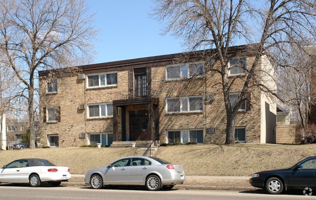 Primary Photo - 2637 Lyndale Ave S