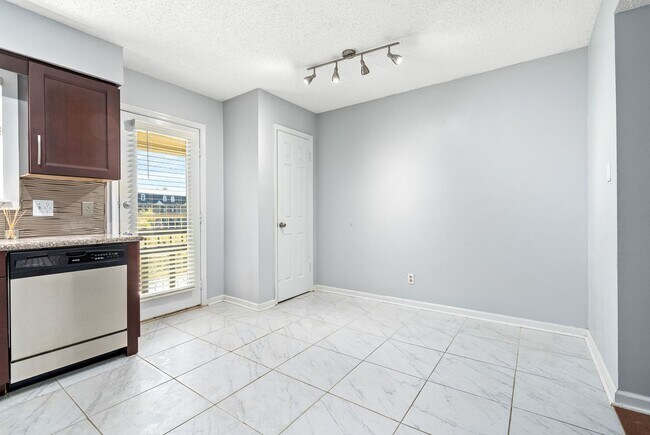 Building Photo - The Brookes Condos, Unit 02-09