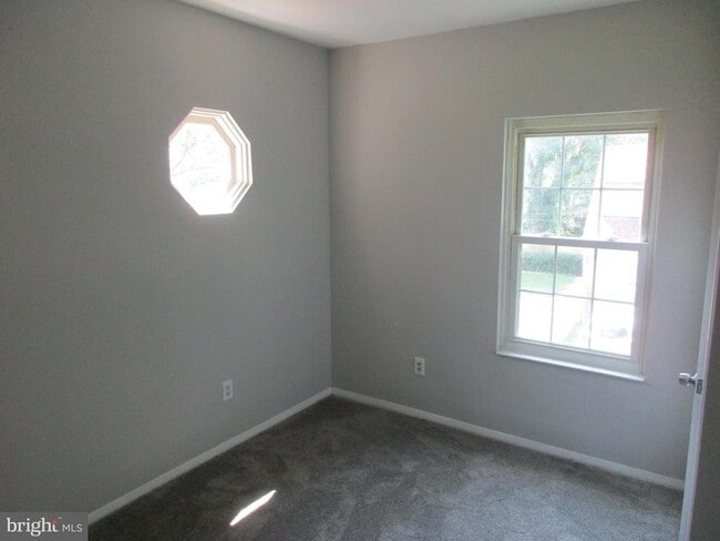 Building Photo - 3317 Devonshire Dr