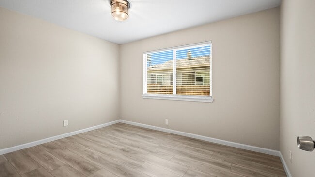 Building Photo - For Rent: Beautifully Updated 3-Bedroom Ho...