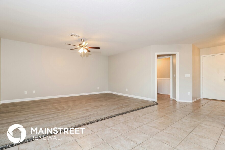 Building Photo - 10622 W Alvarado Rd