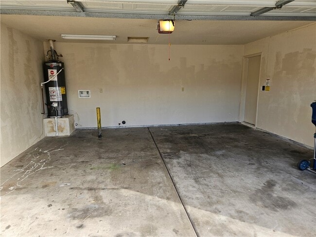 Building Photo - 813 Gemstone Ave