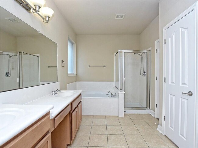 Building Photo - 15600 Prestancia Dr