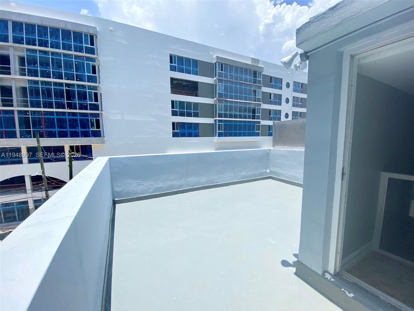 Building Photo - 235 SW 17th Rd