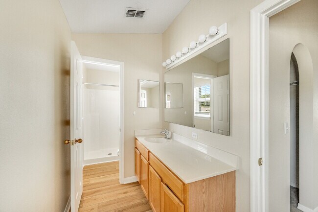 Building Photo - Brookshire at Heritage Oaks, Two-Story Pool Home with pond view!