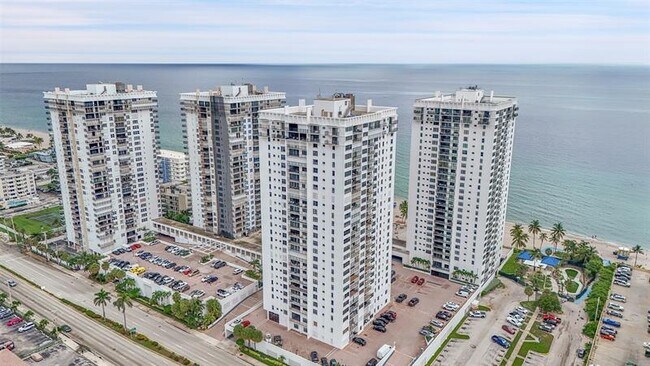 Building Photo - 2301 S Ocean Dr