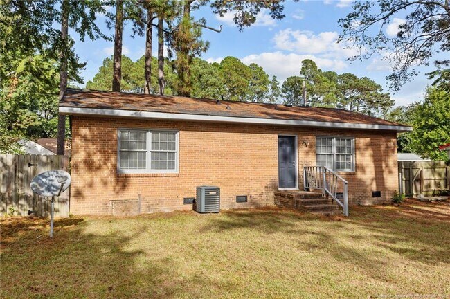 Building Photo - 412 Morley Dr