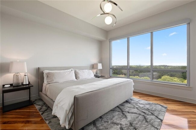 Building Photo - 222 12th St NE