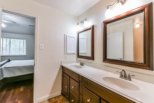 Building Photo - 22314 Rangeview Dr