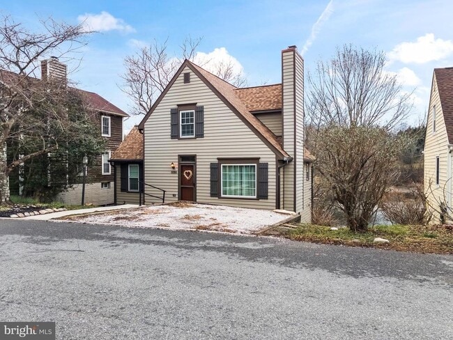 Building Photo - 6586 Hemlock Point Rd