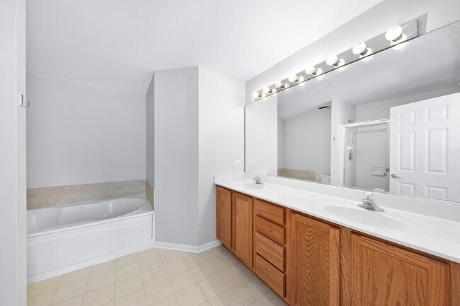 Building Photo - 23844 McMullin Cir