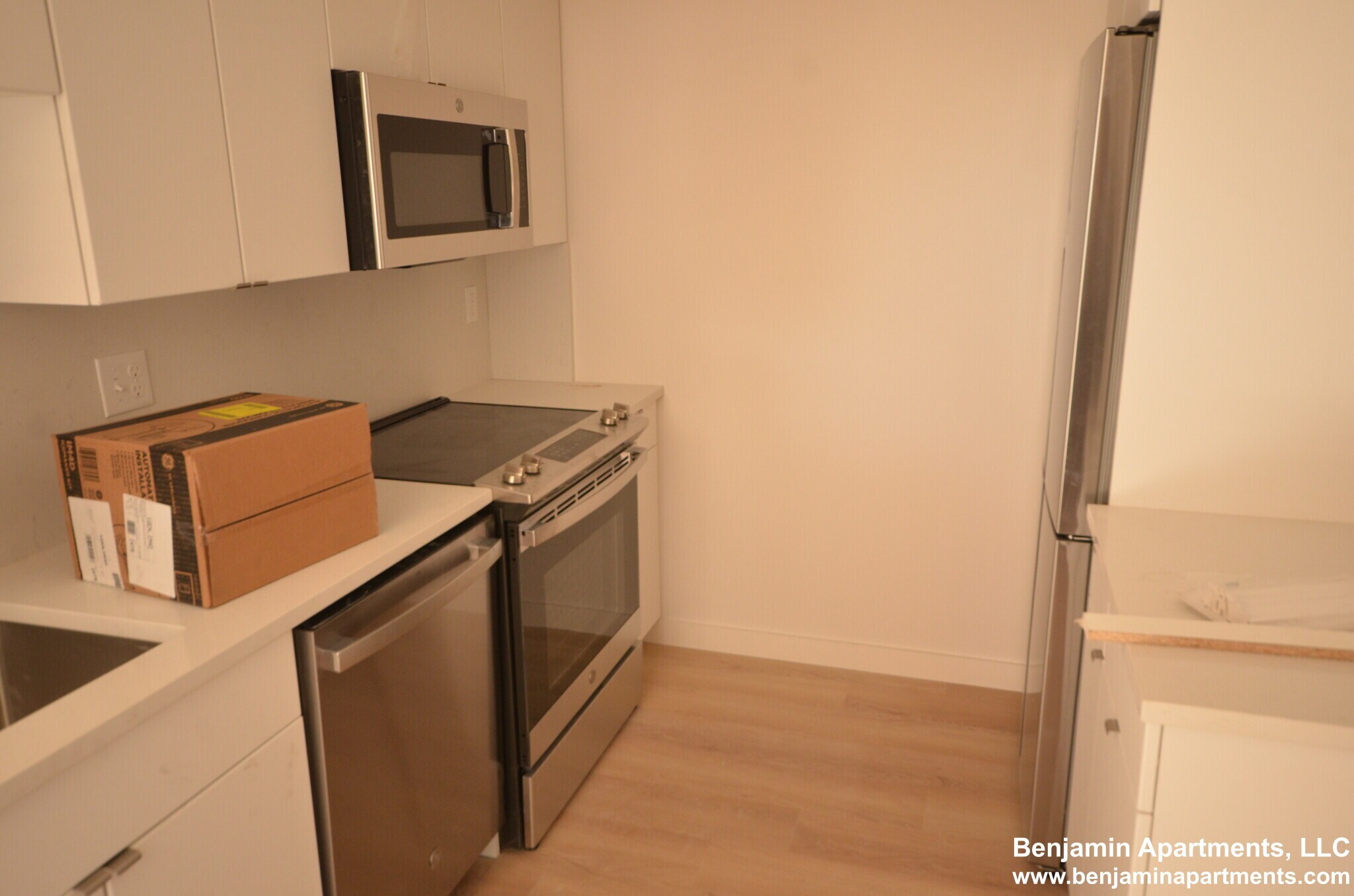 Building Photo - 1 E Lenox St