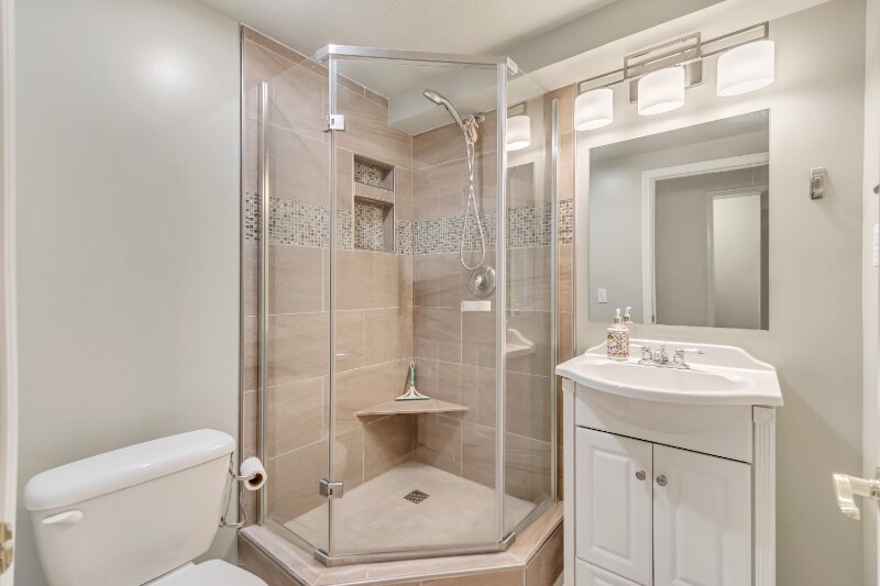 Building Photo - 582 Meadow Hill Dr