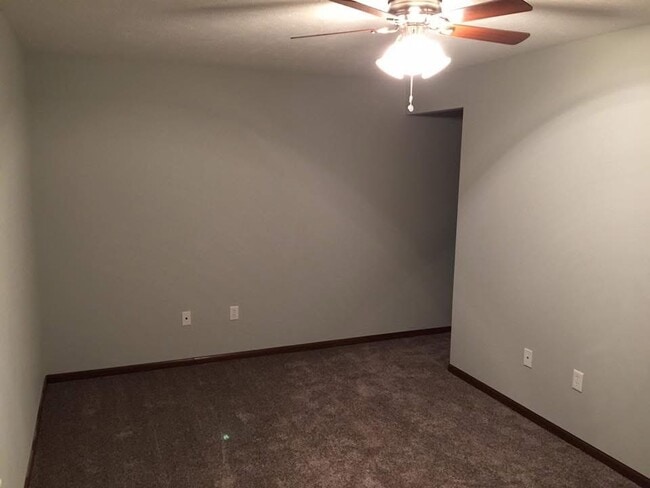 Building Photo - 1413 Hennessey St