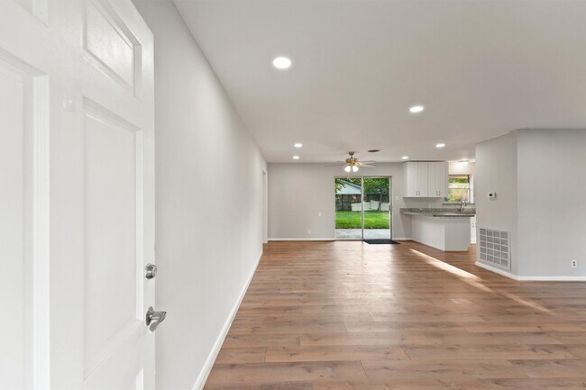 Building Photo - 3015 Peppermill Rd