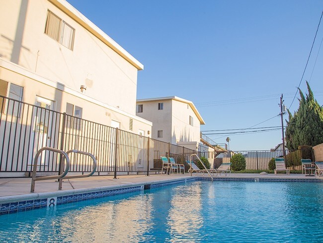 Building Photo - 16635 Yukon Ave