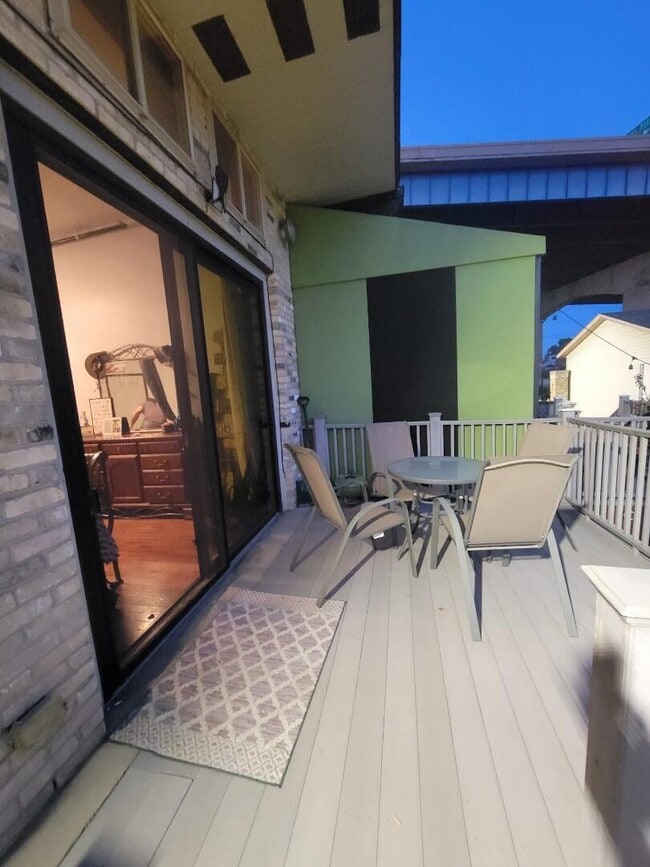 Building Photo - 602 S 9th St