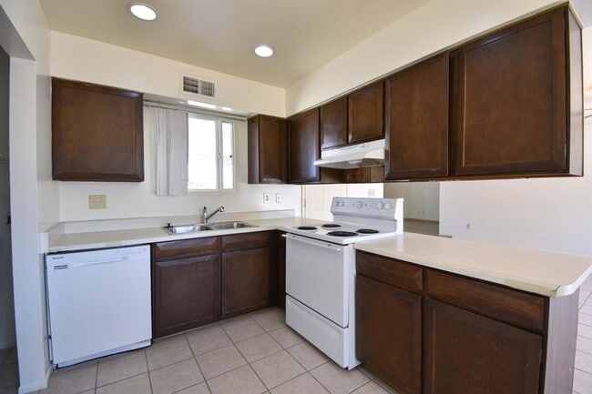 Building Photo - 6819 N 64th Ave