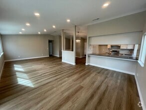Building Photo - Beautiful Single Story Home Ready To Be Home!