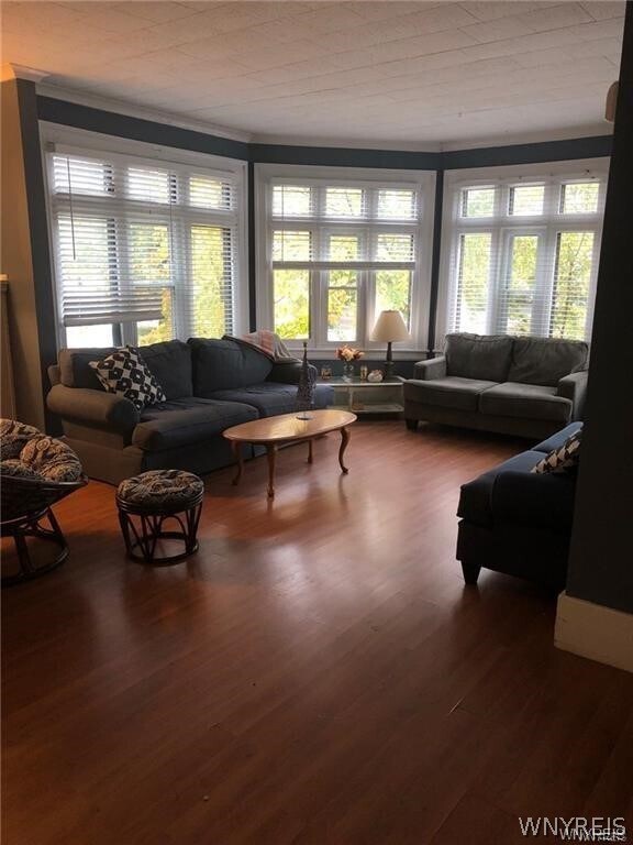 Building Photo - 581 Richmond Ave