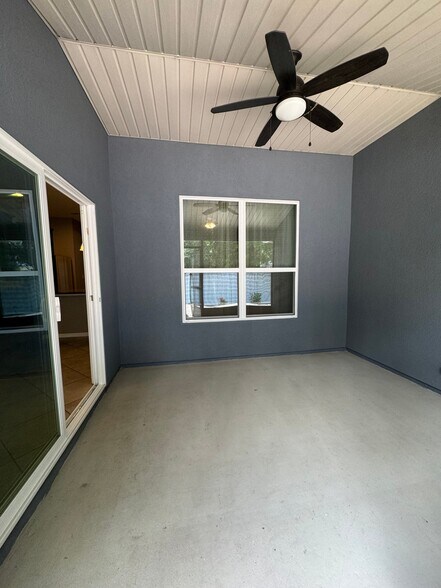 Building Photo - 5409 Parkside Lakes Dr