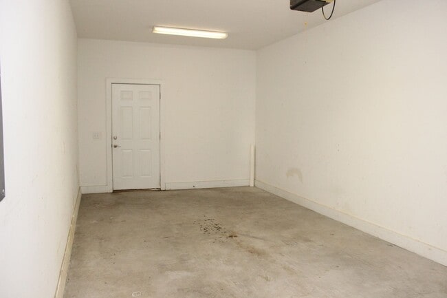 Building Photo - Wellstone Townhouse
