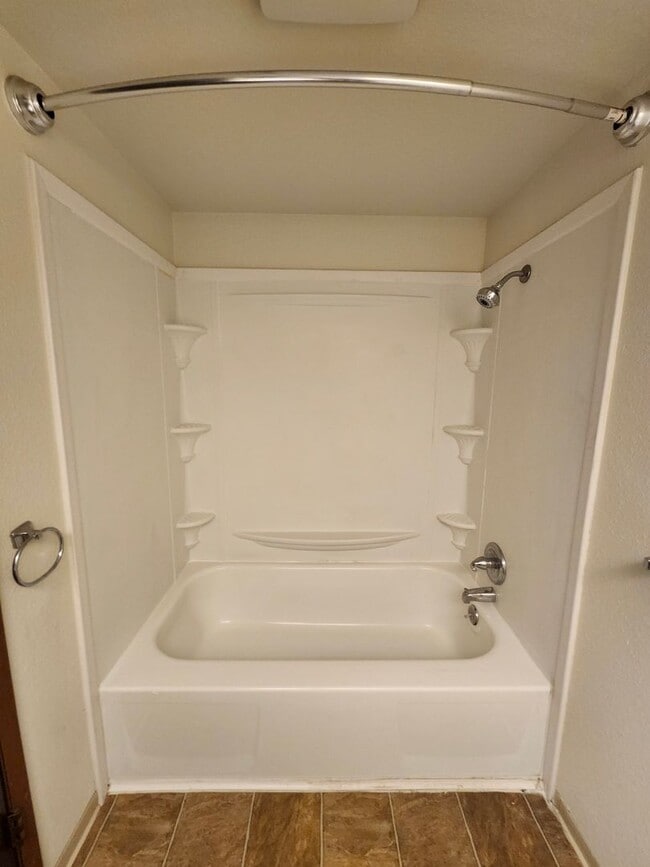 Building Photo - Spacious One Level 4 Bedroom, All New Kitchen Appliances, Landscaping Included!