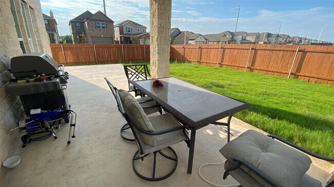 Building Photo - 4600 Colmar Dr