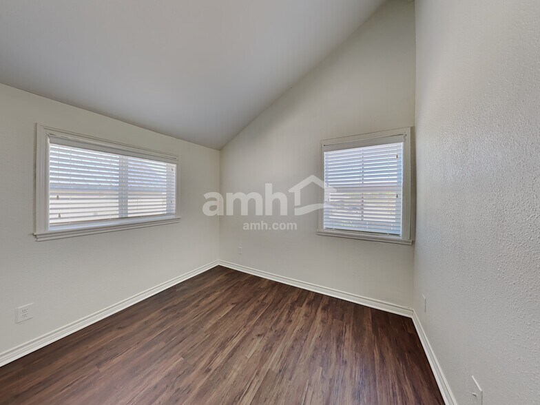 Building Photo - 416 Madison Pl