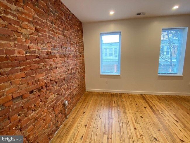 Building Photo - 3229 Chatham St