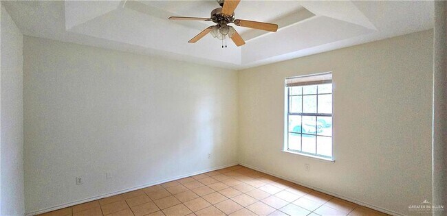 Building Photo - 7 W Prosperity Dr