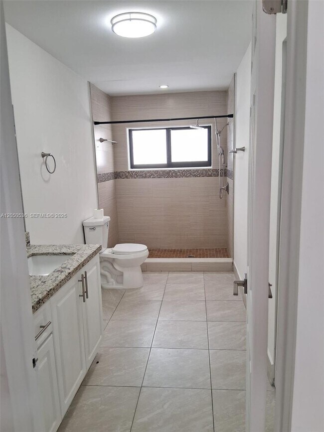 Building Photo - 1231 SW 136th Pl