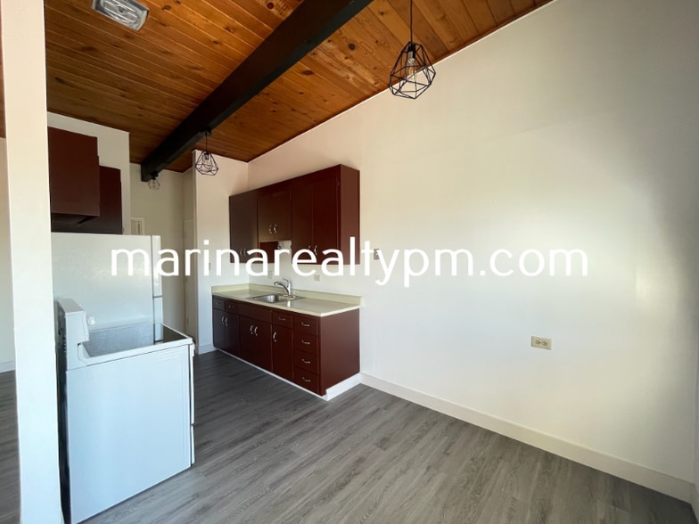 Building Photo - 129-191 Hilborn St