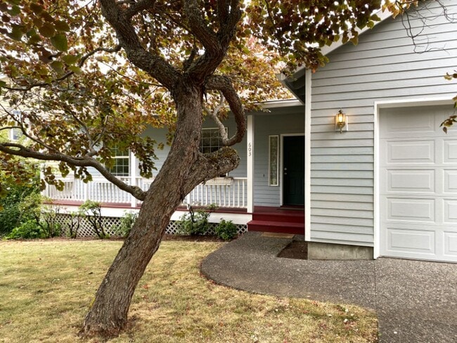 Primary Photo - Private Hood River Home