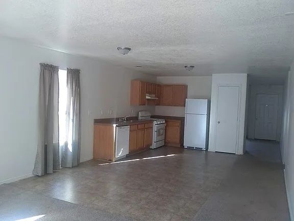 Building Photo - 10008 Cartagena Ave SW