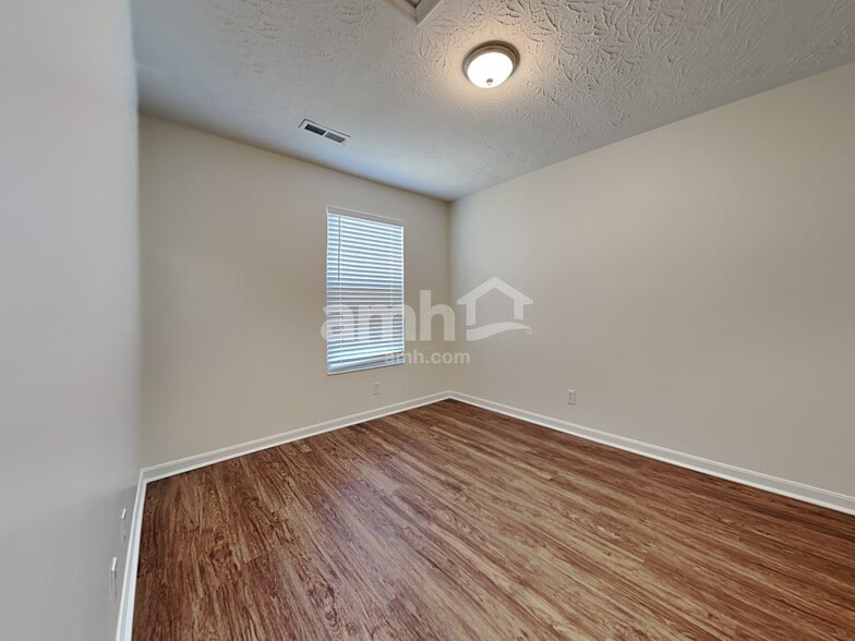 Building Photo - 1162 Edgewater Way