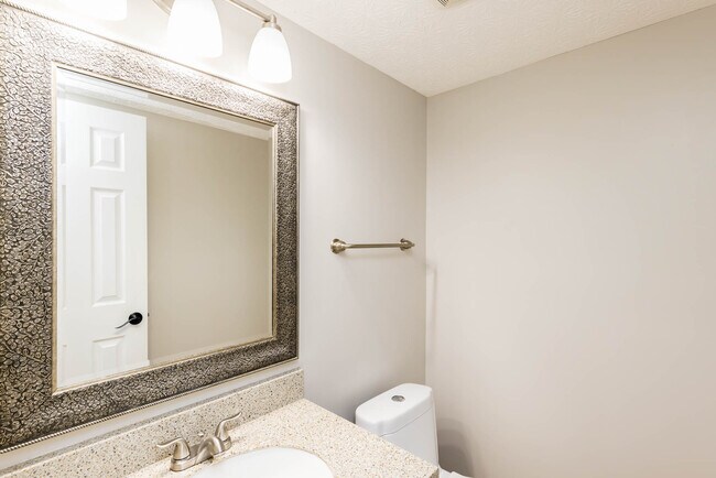 Building Photo - 5952 Sachem Ct