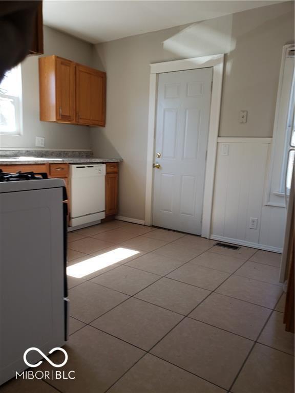 Building Photo - 1036 Churchman Ave