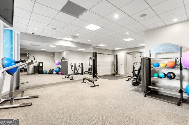 Building Photo - 3338 Peachtree Rd NE