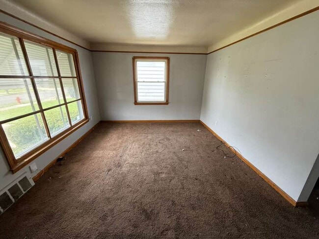 Building Photo - 3-BED, 1 BATH BEAUTIFUL SINGLE- FAMILY HOME IN MAPLE HEIGHTS!