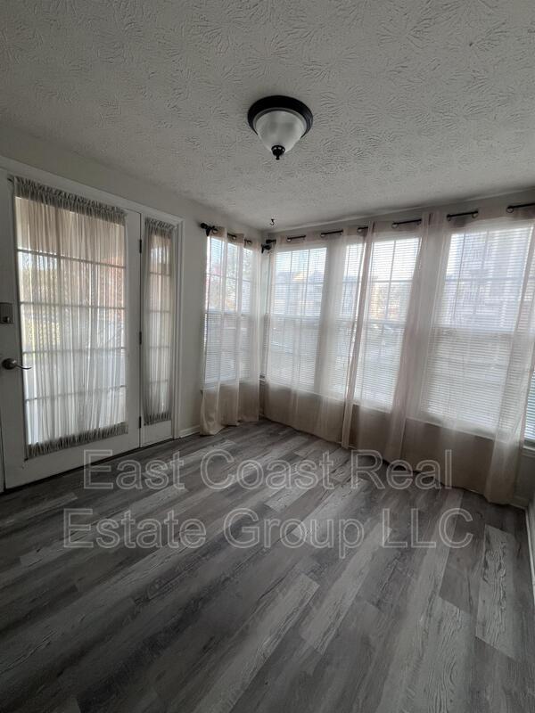 Building Photo - 615 Himes Ave