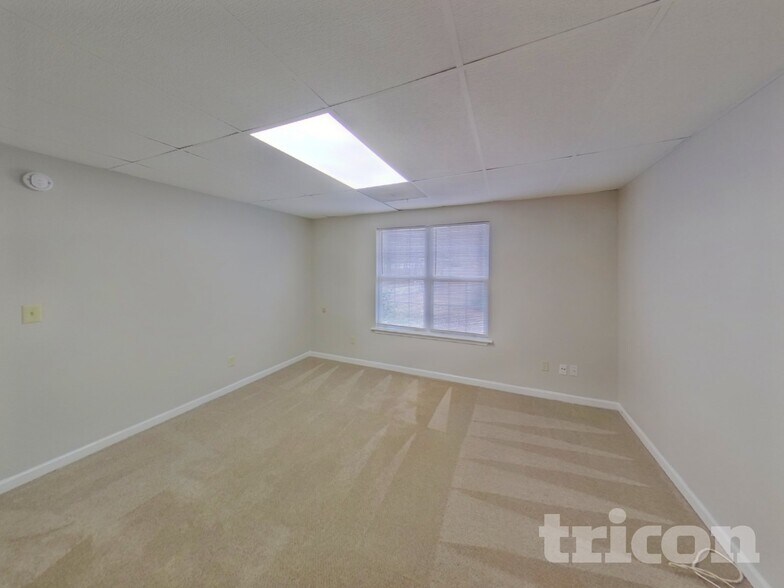 Building Photo - 5085 Forest View Trail