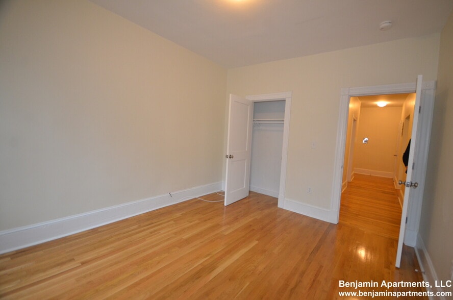 Building Photo - 1595 Beacon St