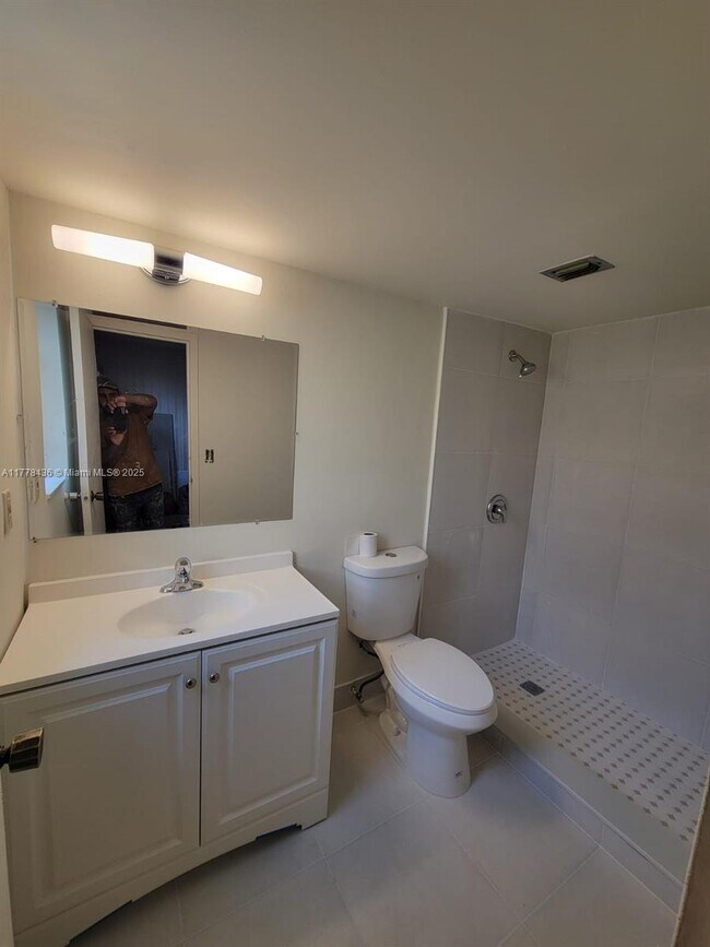 Building Photo - 1810 SW 81st Ave