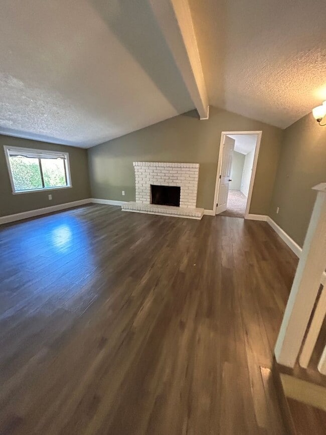 Building Photo - Updated Carmel Valley Home For Rent