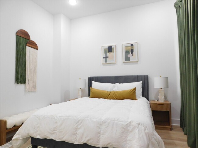 Building Photo - 3460 Bremond St